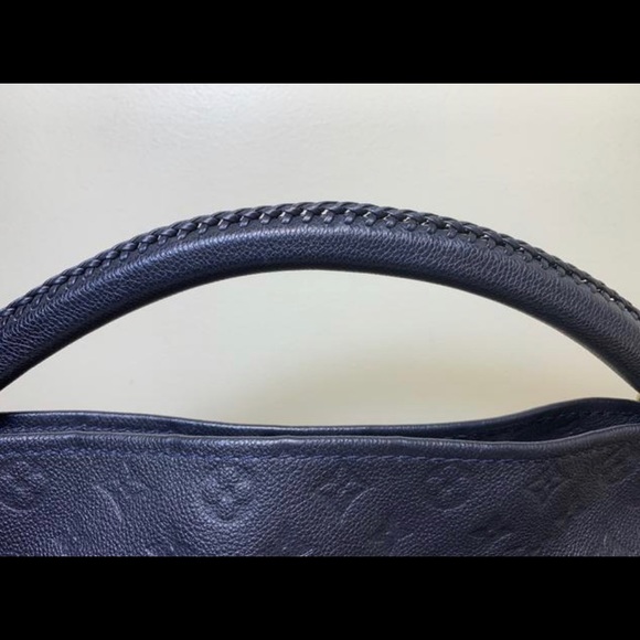 Louis Vuitton hobo - Picture 6 of 10